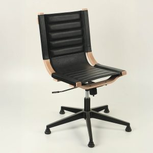 Silla Studio (madera nogal / cueronegro)