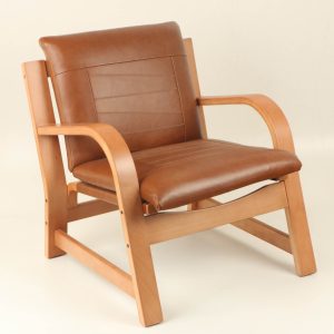 Sillón Budi (madera miel/cuero wiski)
