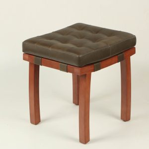 Banqueta Mónaco (madera caramelo / cuero oliva)