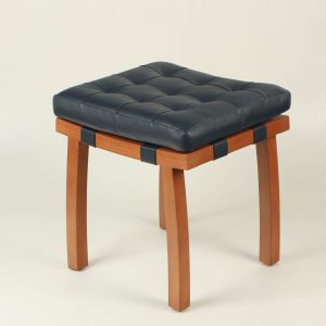 Banqueta Mónaco (madera ulmo/cuero negro)